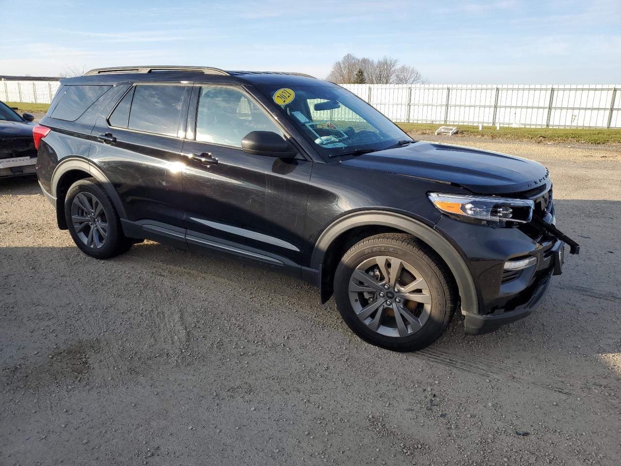 2021 Ford Explorer - Image 4
