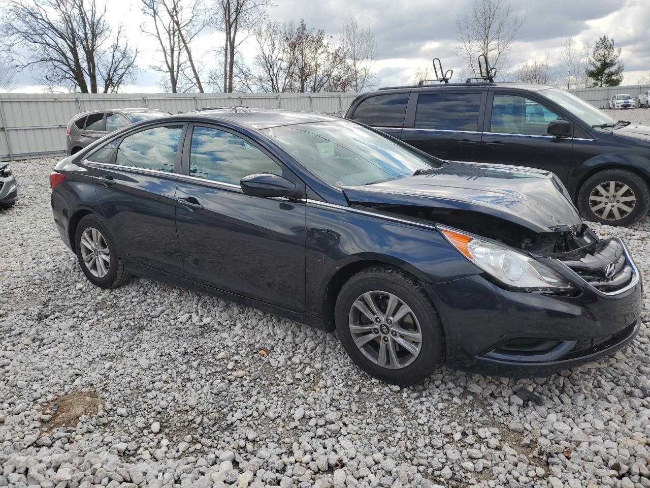 2011 Hyundai Sonata - Image 4