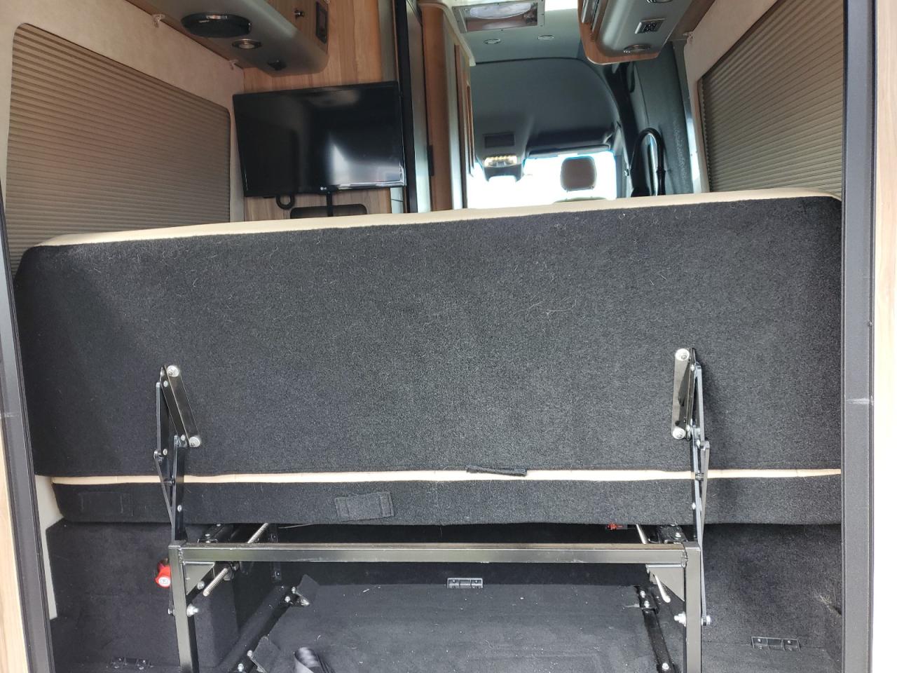 2019 Mercedes-Benz Sprinter - Image 10