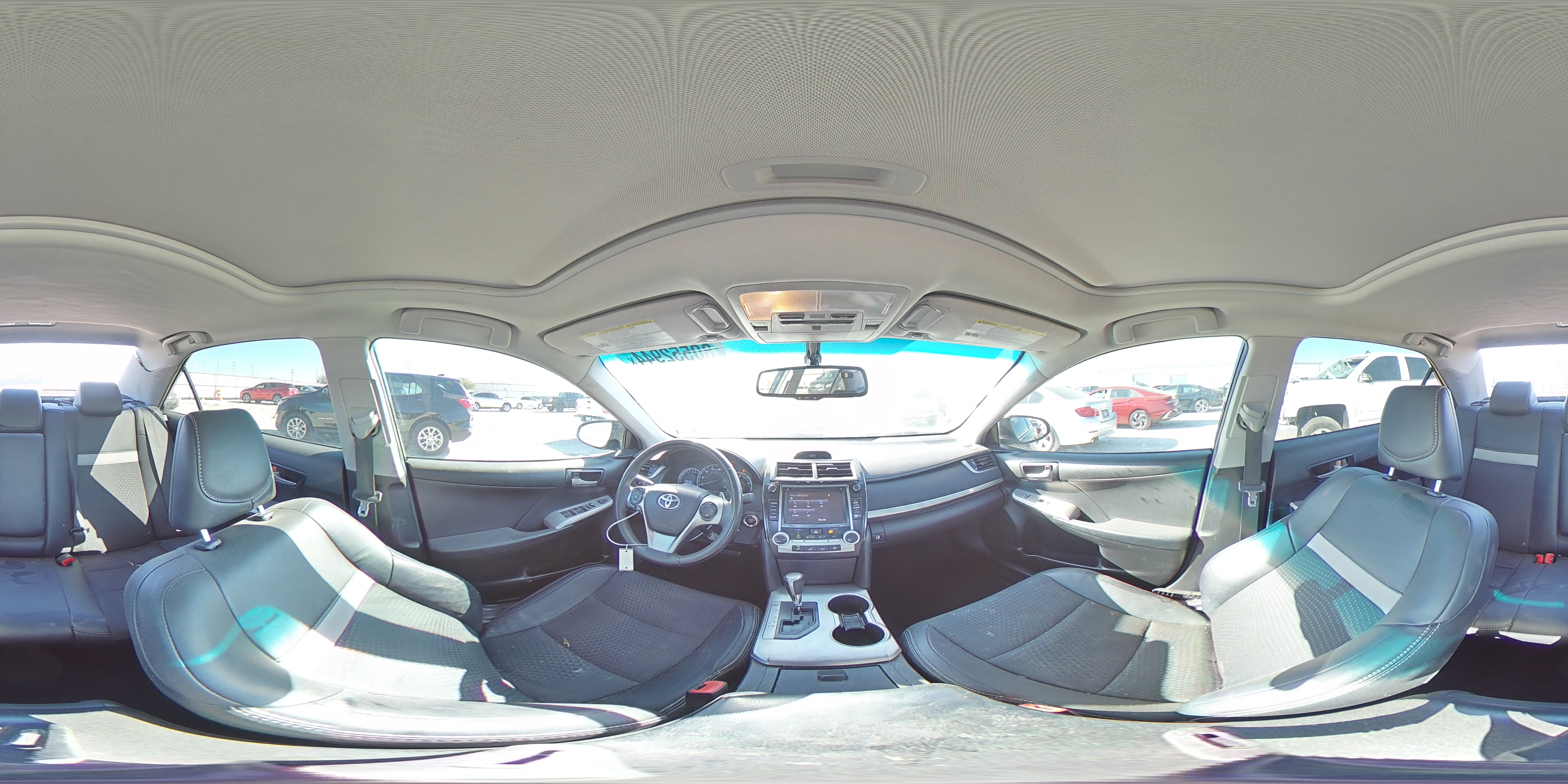 2014 Toyota Camry - Image 13