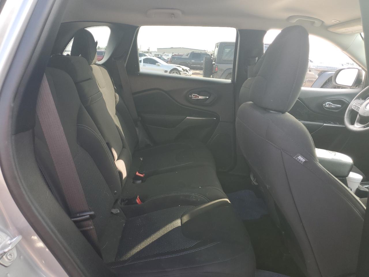 2019 Jeep Grand Cherokee - Image 10