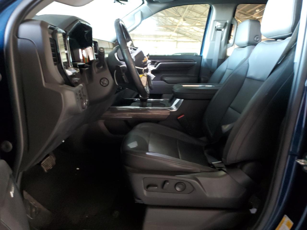 2022 Chevrolet Silverado - Image 7