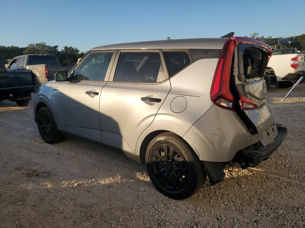 2022 Kia Soul - Image 2