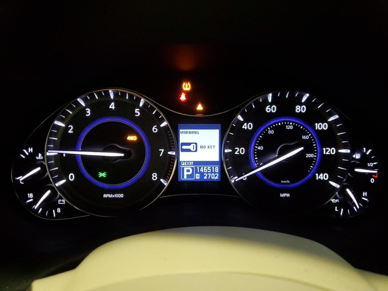 2012 Infiniti QX56 - Image 9