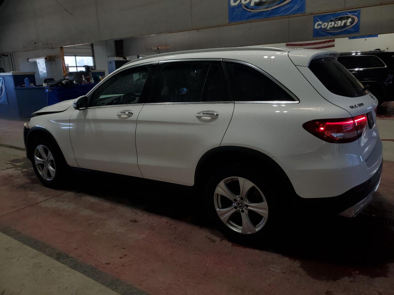 2017 Mercedes-Benz GLC - Image 2