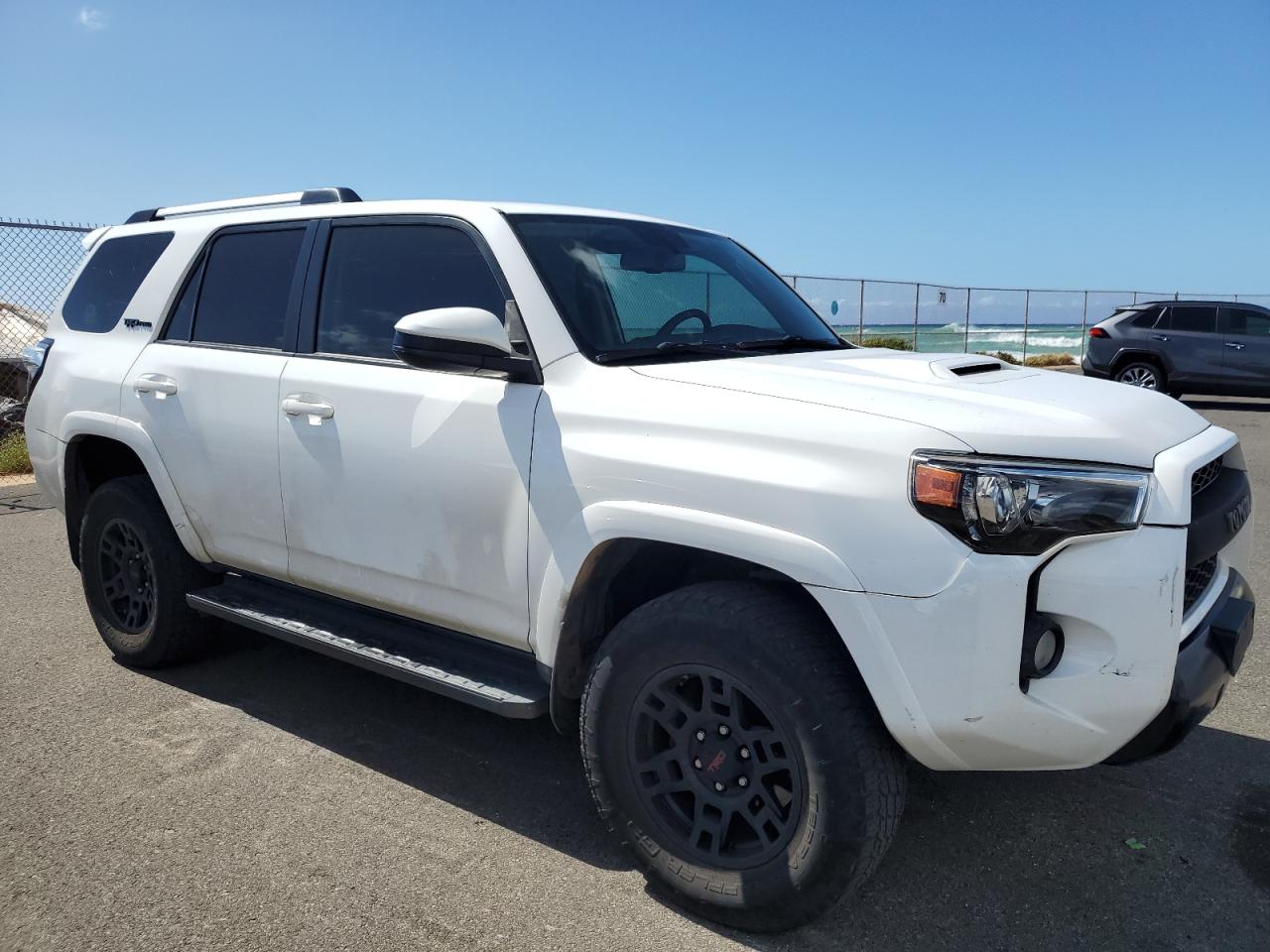 VIN JTEBU5JR0J5592037 2018 TOYOTA 4RUNNER no.4