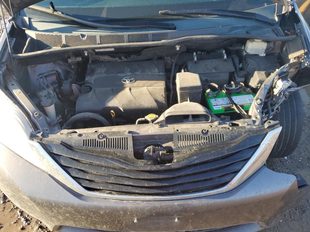 2011 Toyota Sienna - Image 14