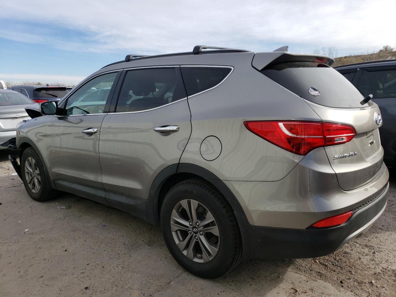 2016 Hyundai Santa Fe - Image 2