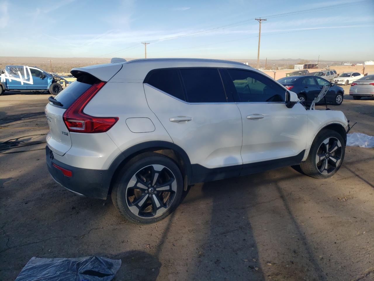 VIN YV4162UL5K2137135 2019 VOLVO XC40 no.3