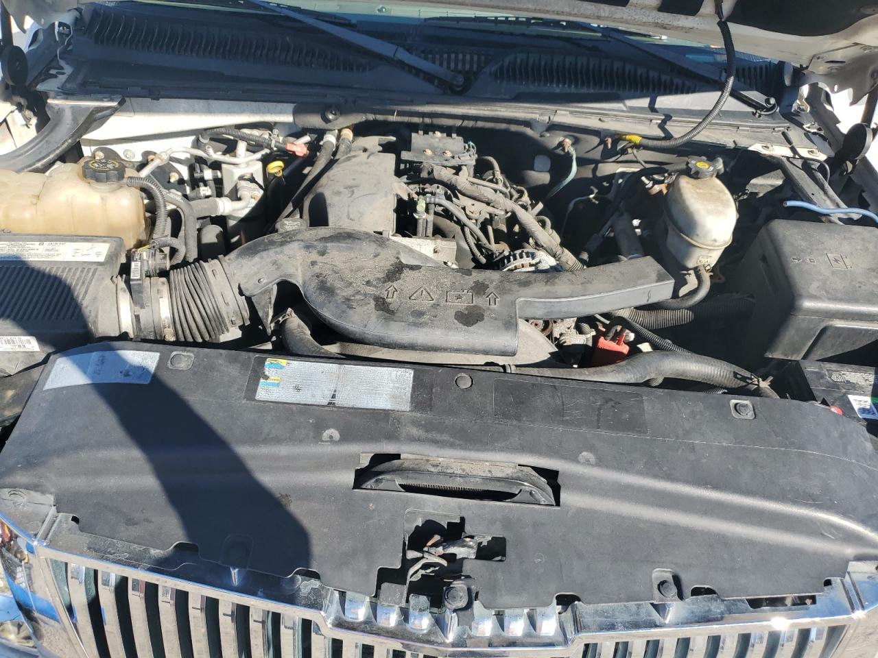 2004 Cadillac Escalade - Image 14