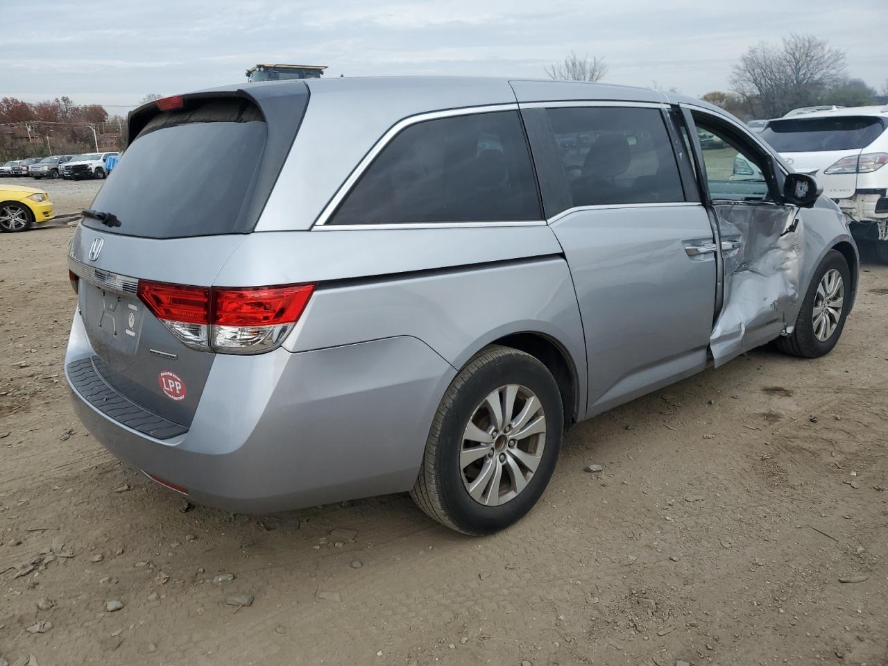 2017 Honda Odyssey - Image 3