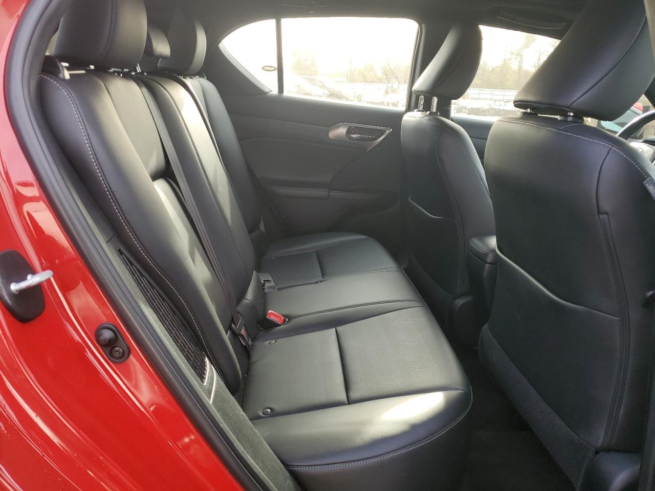 2015 Lexus CT - Image 10