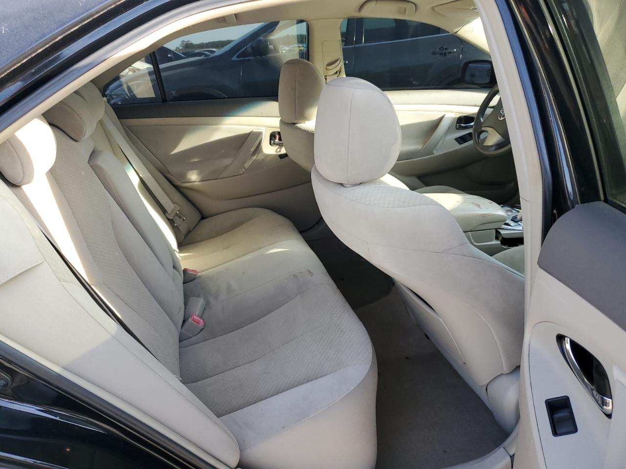 2009 Toyota Camry - Image 10