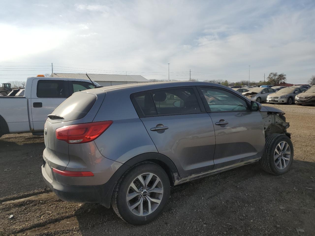 VIN KNDPB3AC8G7837213 2016 KIA SPORTAGE no.3