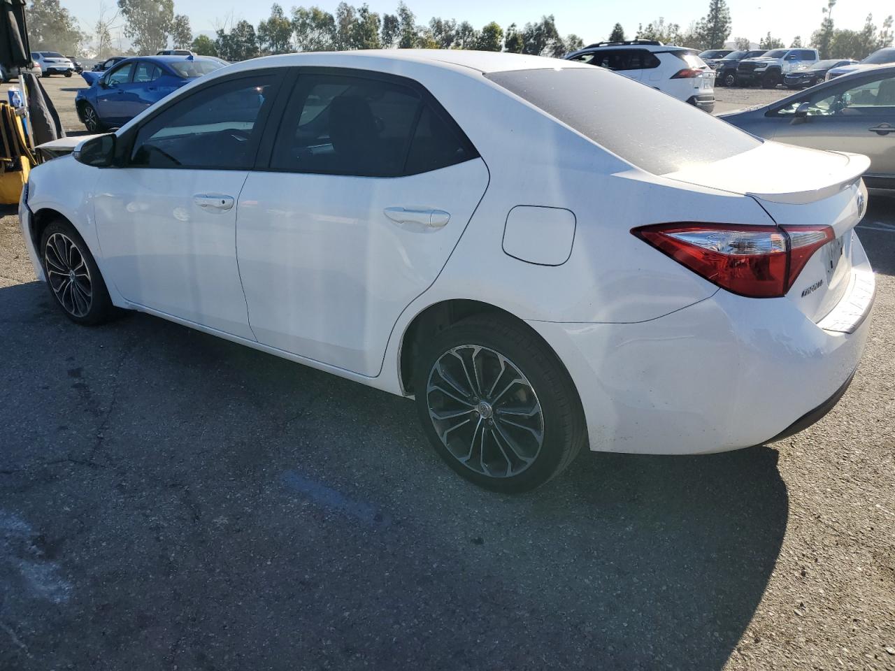 VIN 5YFBURHE2FP353954 2015 TOYOTA COROLLA no.2