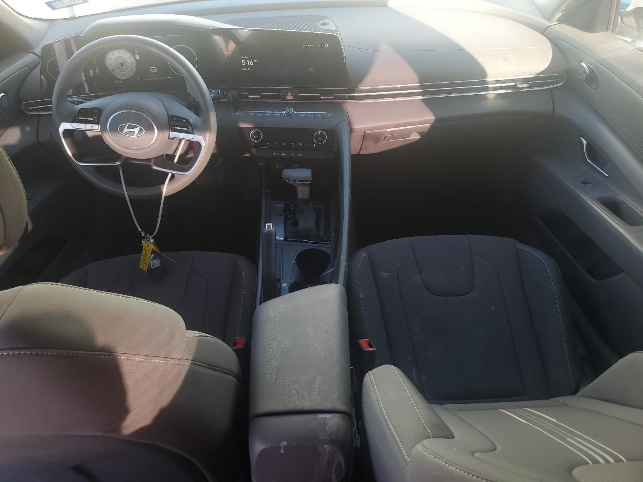 2024 Hyundai Elantra - Image 8