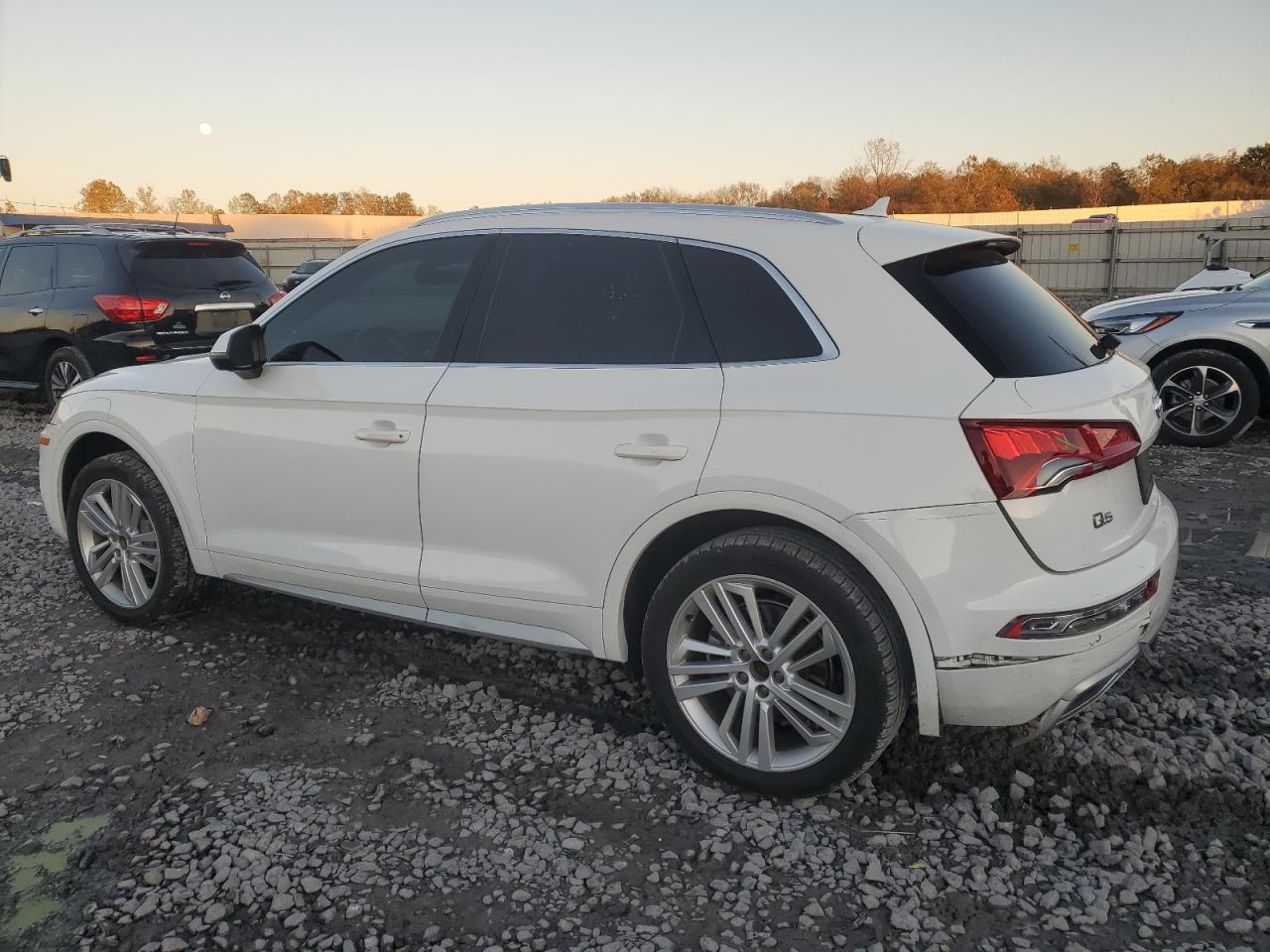 VIN WA1BNAFY3J2227387 2018 AUDI Q5 no.2