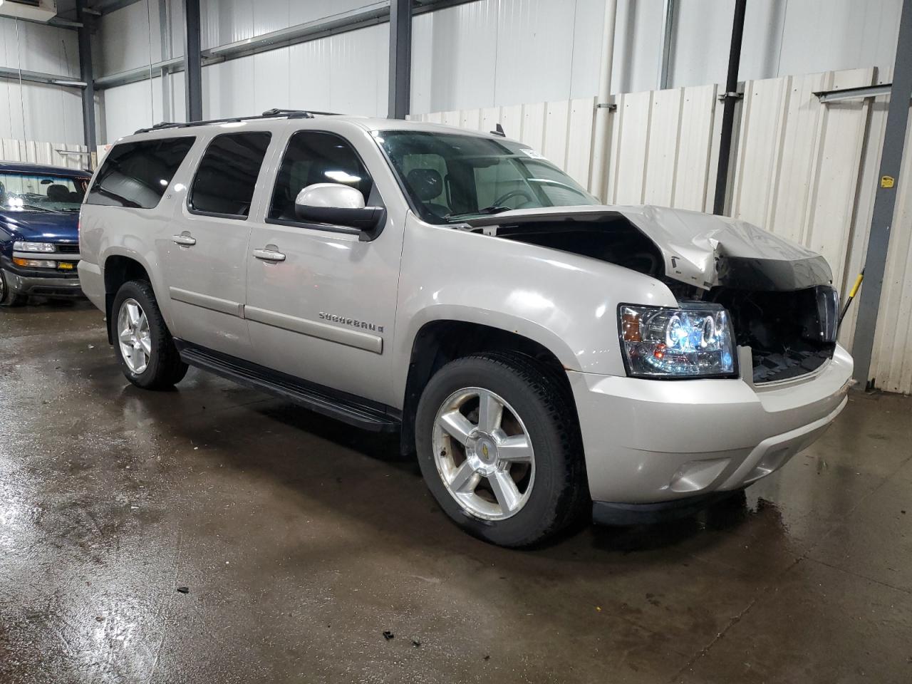 2008 Chevrolet Suburban - Image 4