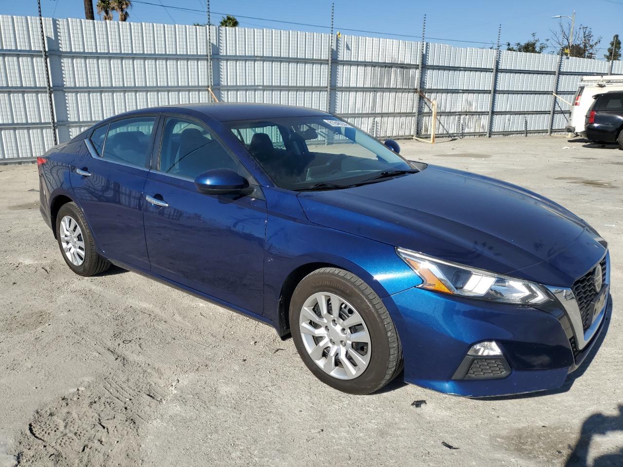 2019 Nissan Altima - Image 4