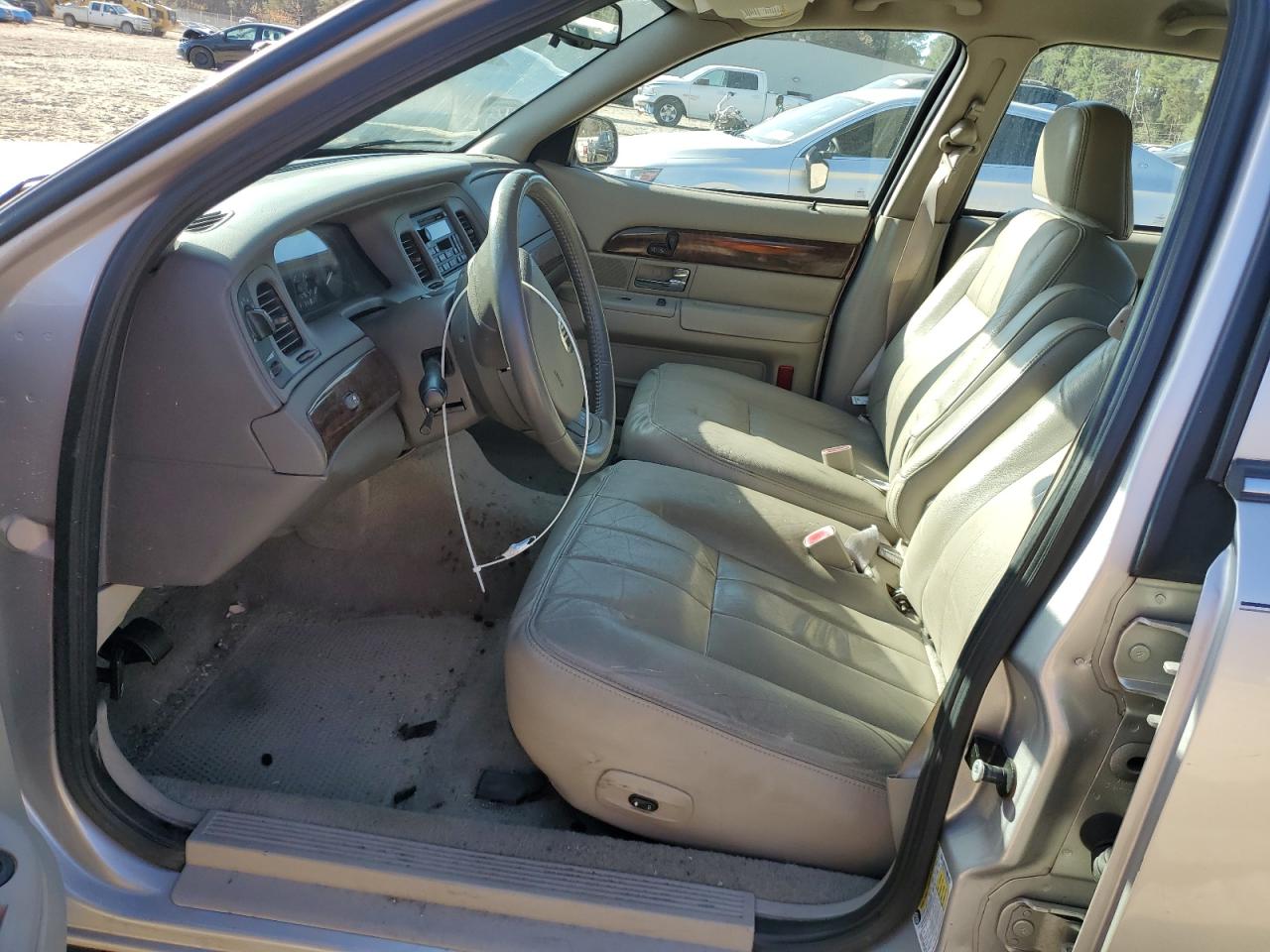 2010 Mercury Grand Marquis - Image 7