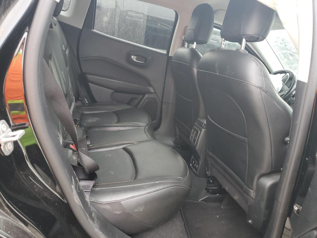 2020 Jeep Compass - Image 11