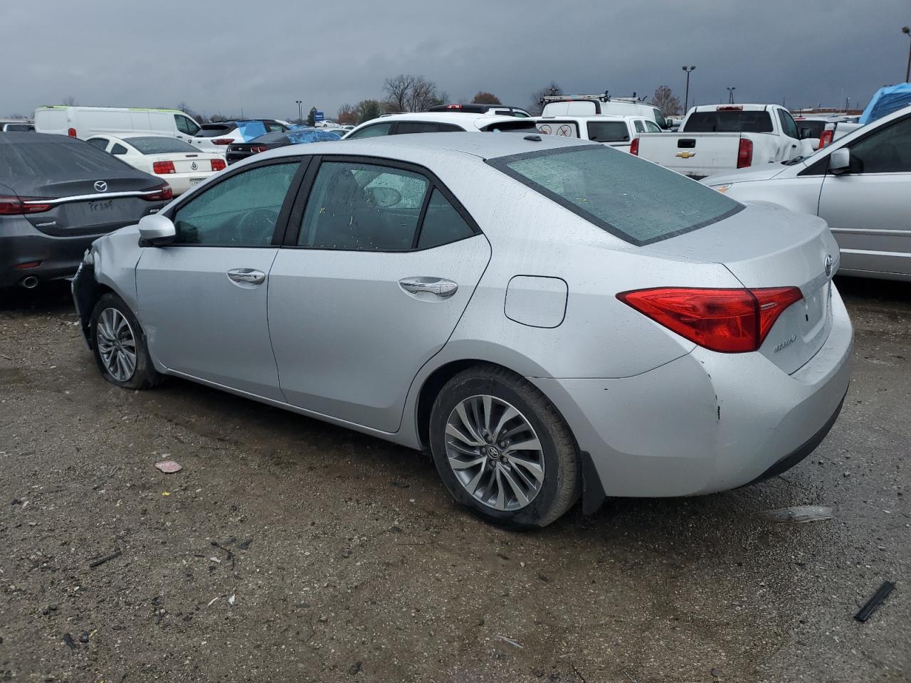 VIN 2T1BURHE5JC007759 2018 TOYOTA COROLLA no.2