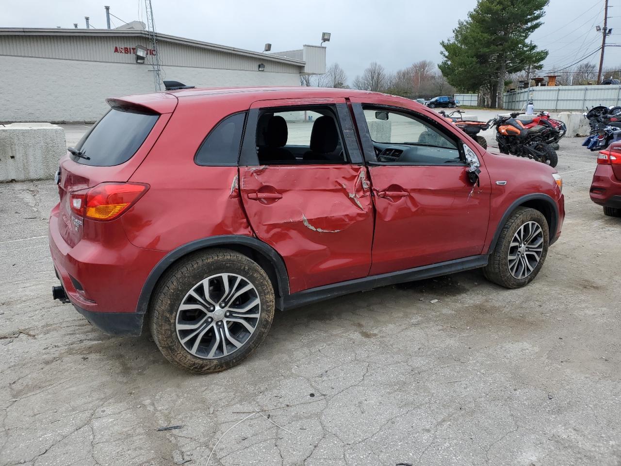 2019 Mitsubishi Outlander - Image 3