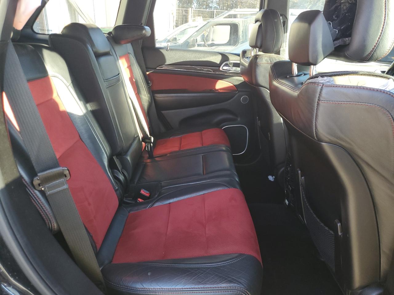 2015 Jeep Grand Cherokee - Image 11