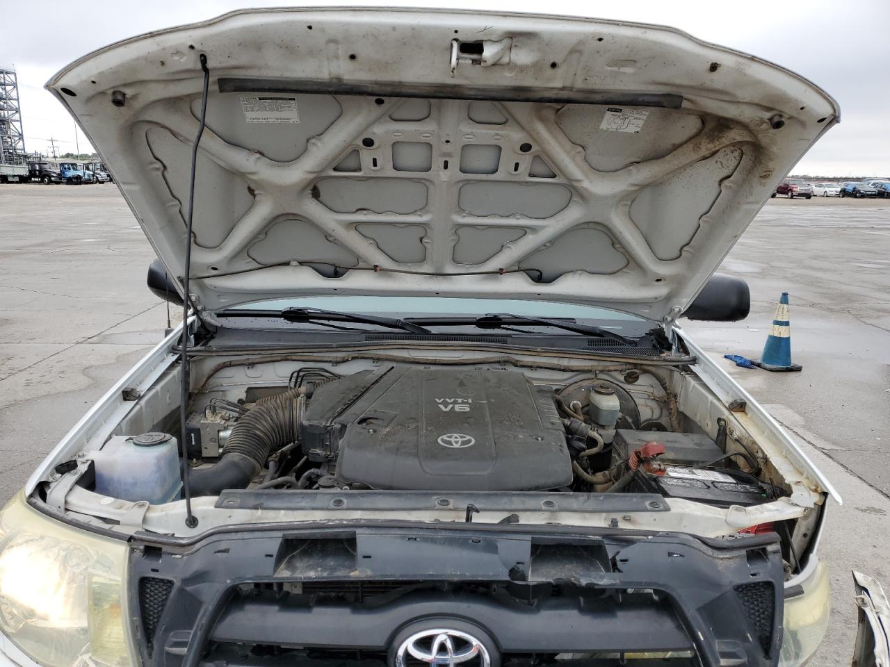 2006 Toyota Tacoma - Image 13