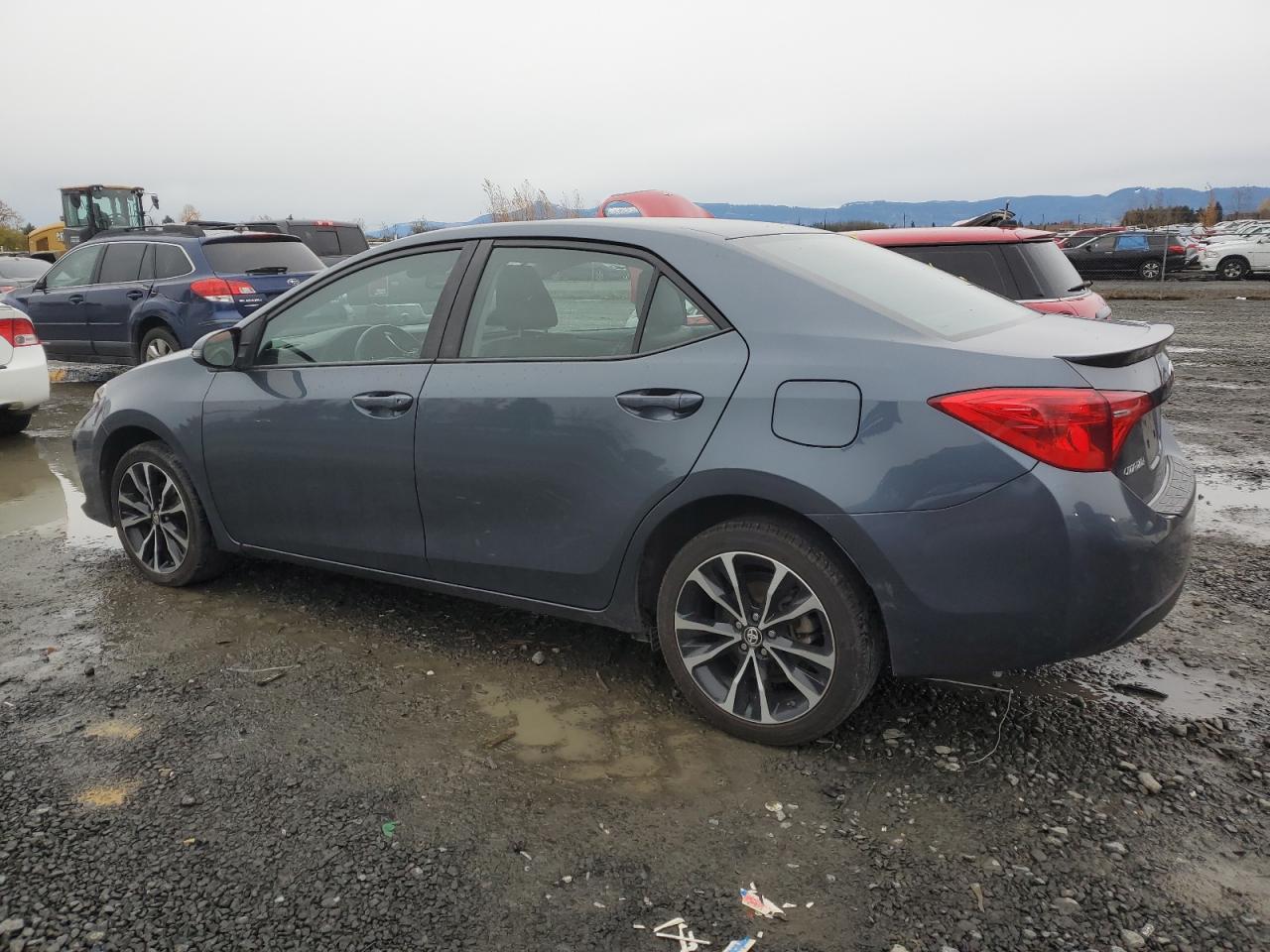 VIN 2T1BURHE5JC000245 2018 TOYOTA COROLLA no.2