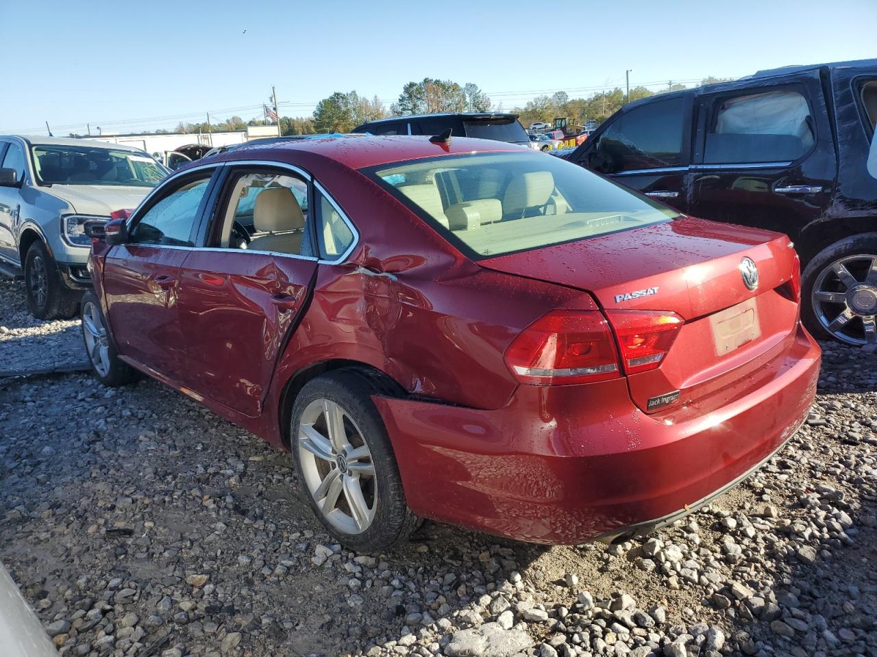 2015 Volkswagen Passat - Image 2