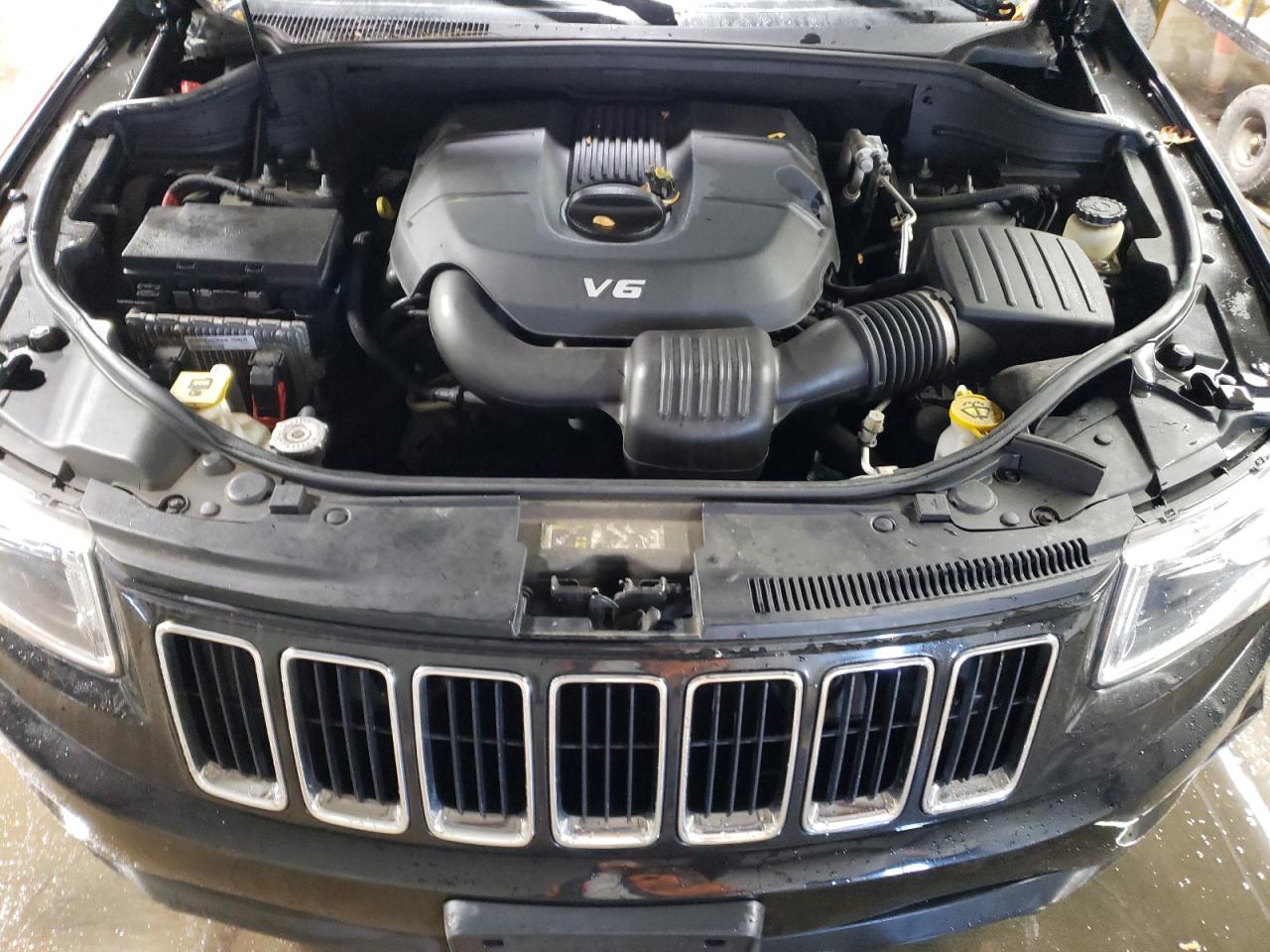 2015 Jeep Grand Cherokee - Image 11