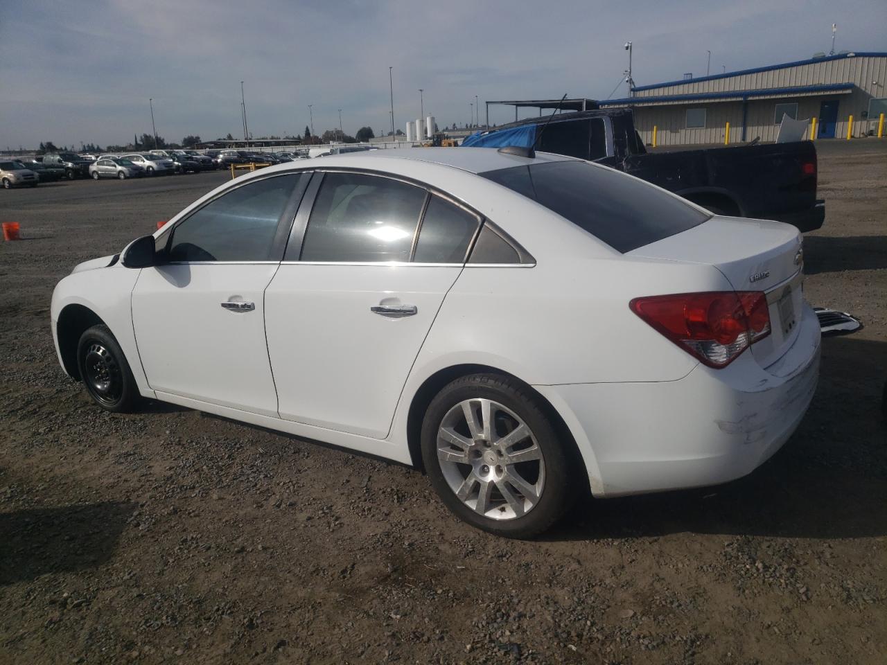 2016 Chevrolet Cruze - Image 2