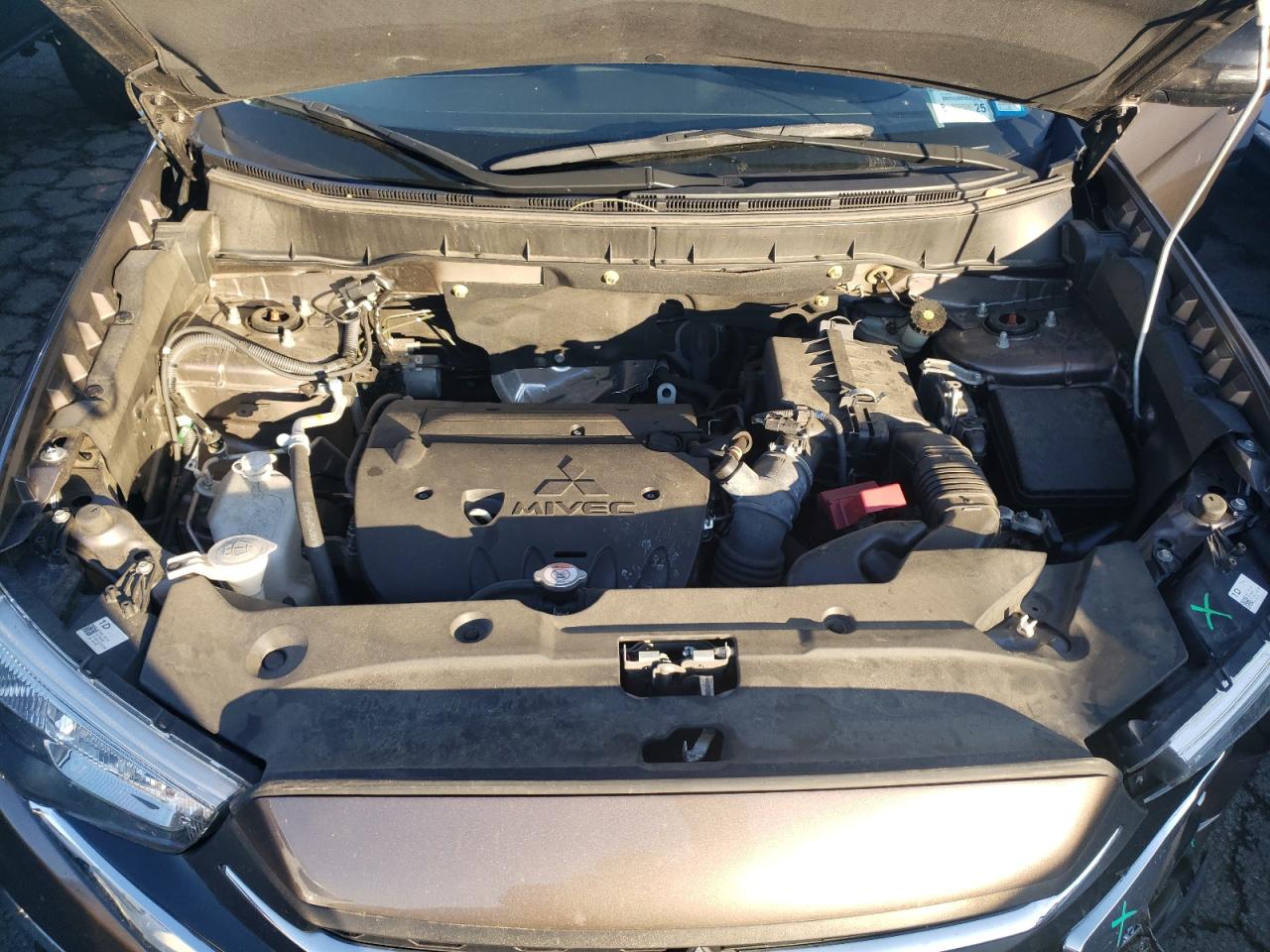 2019 Mitsubishi Outlander - Image 11