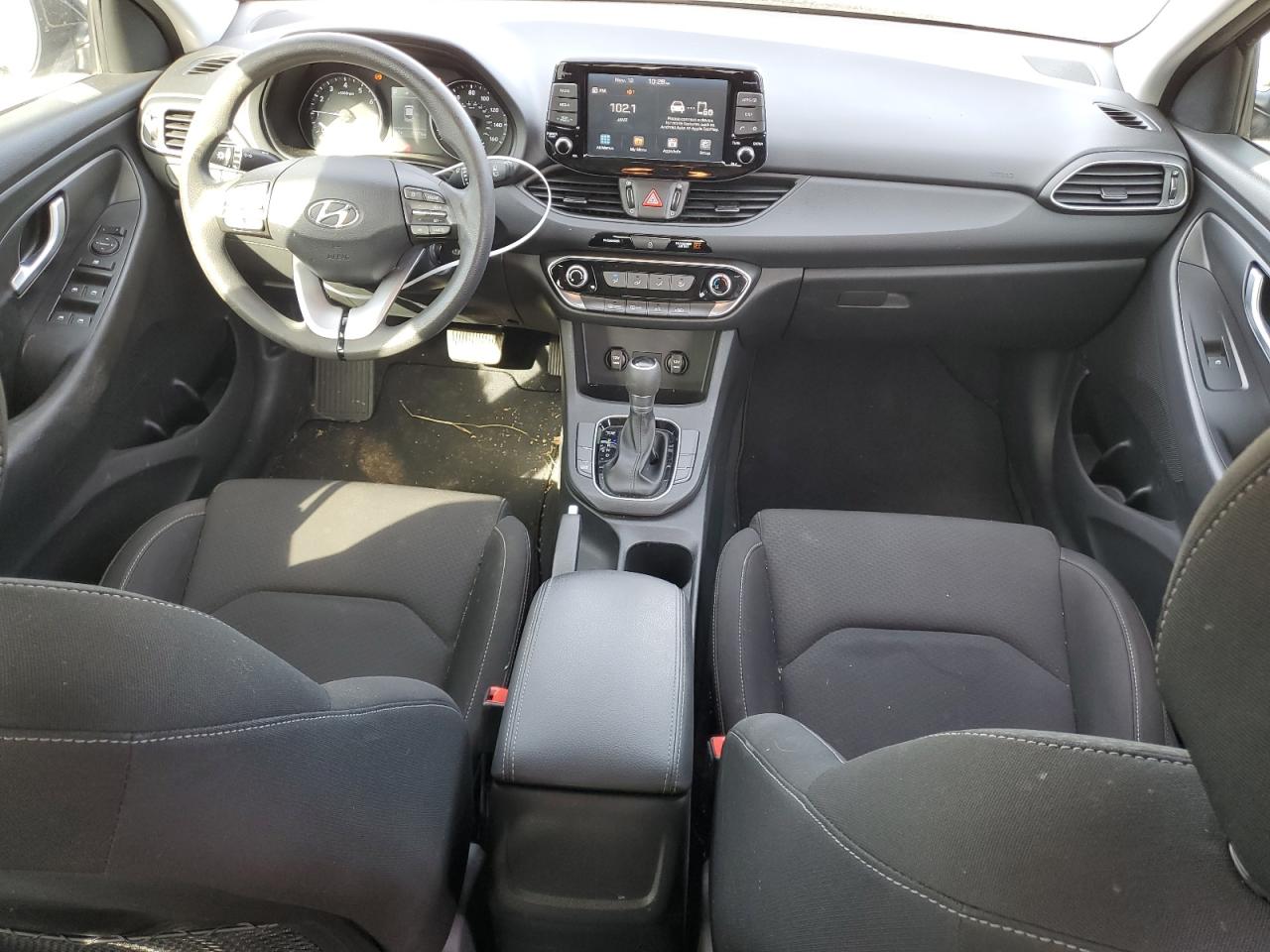 2018 Hyundai Elantra - Image 8