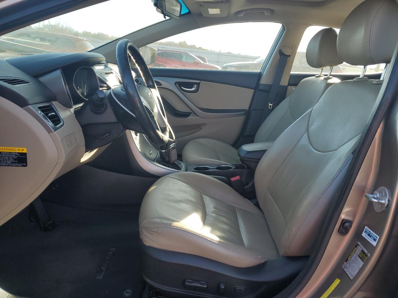 2014 Hyundai Elantra - Image 7