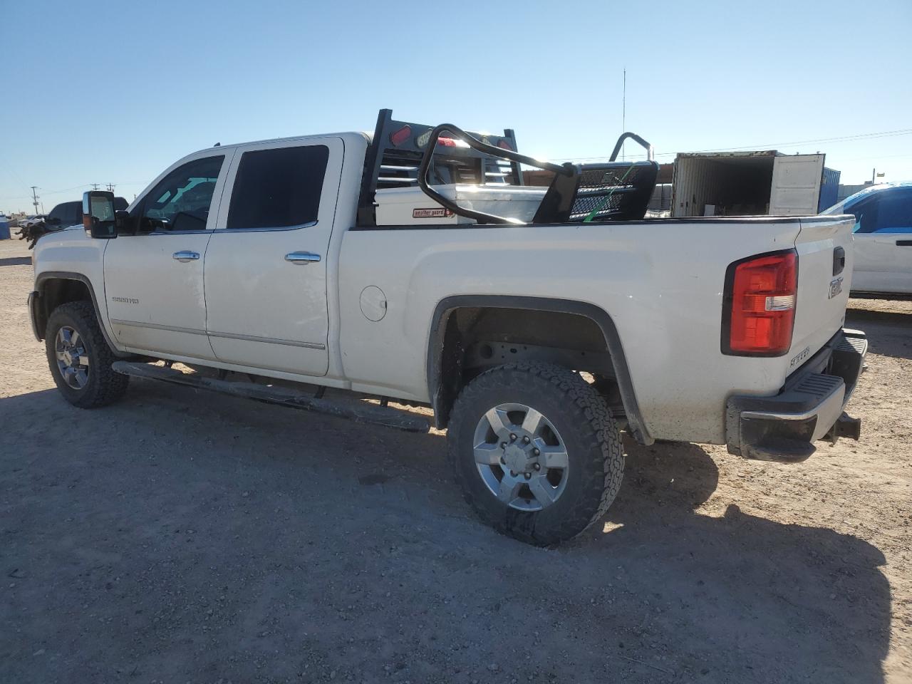 2015 GMC Sierra - Image 2