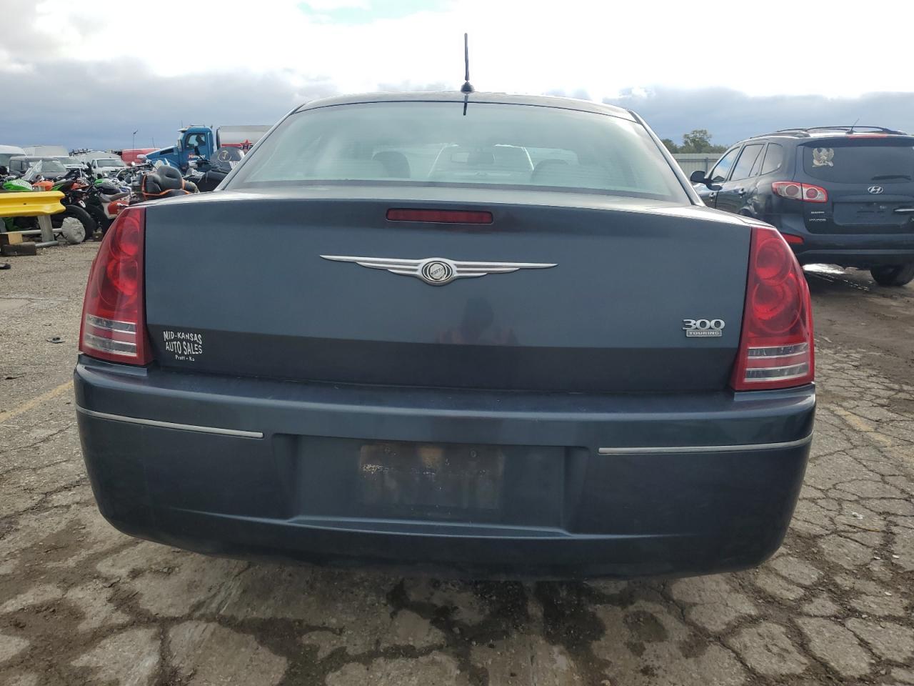 2008 Chrysler 300 - Image 6