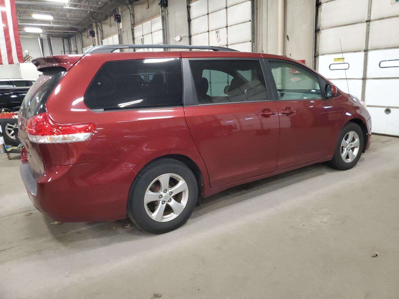 2011 Toyota Sienna - Image 3