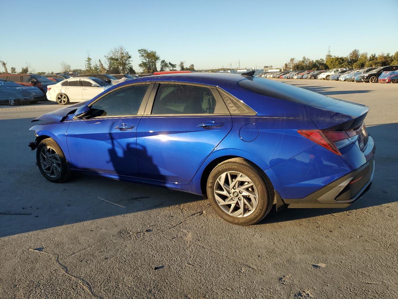 2024 Hyundai Elantra - Image 2