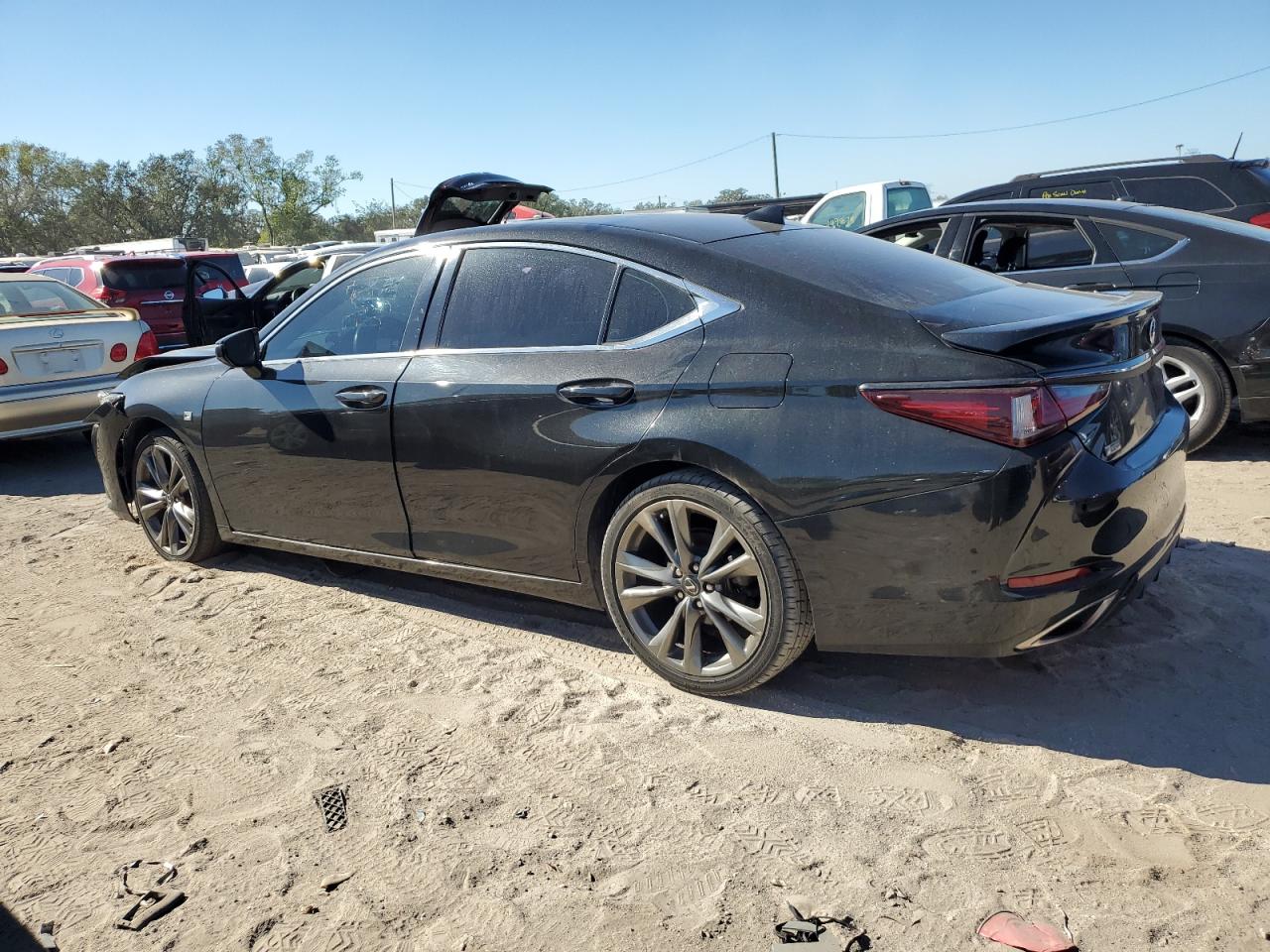 2019 Lexus ES - Image 2