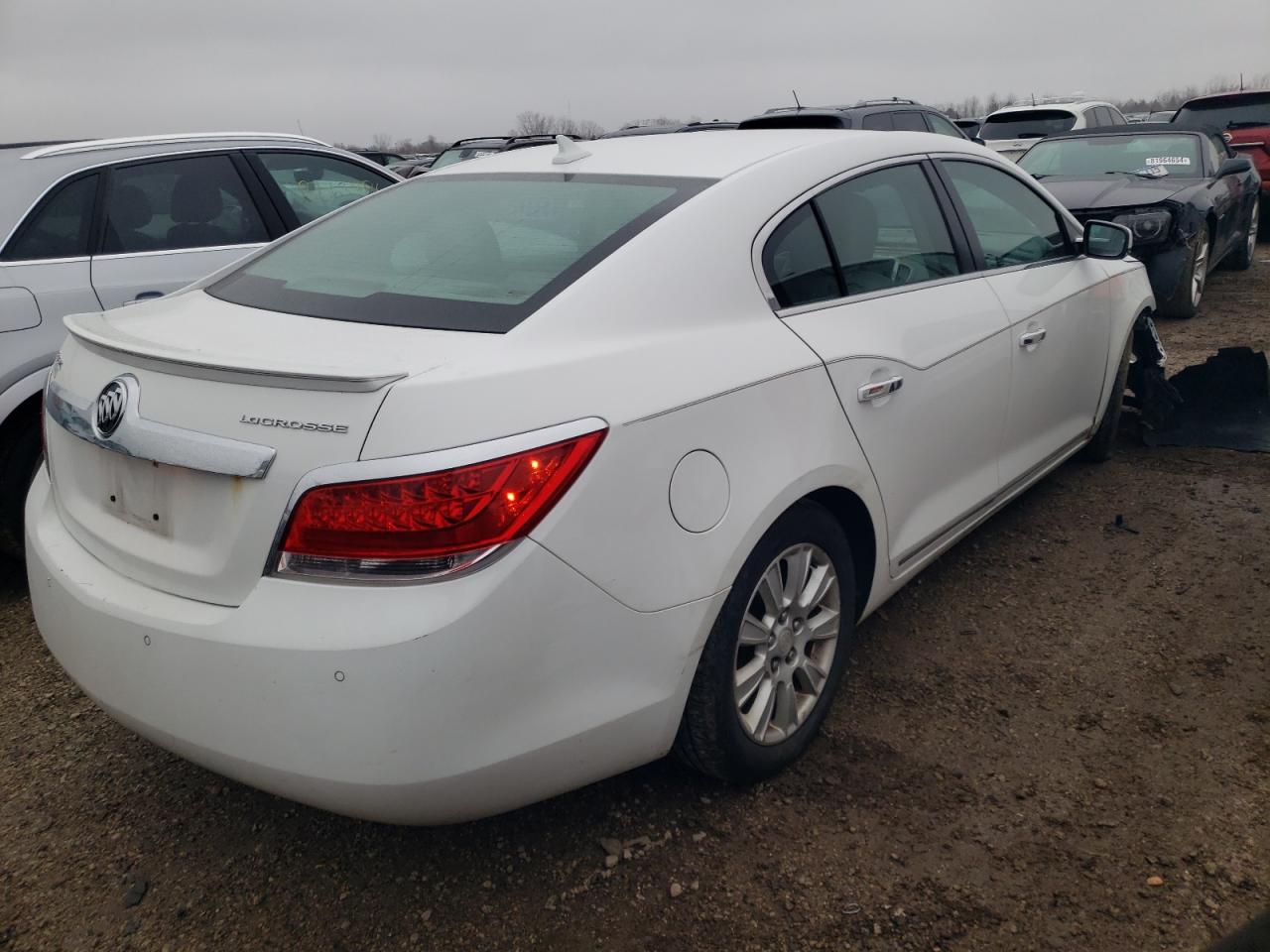 VIN 1G4GC5ERXDF137858 2013 BUICK LACROSSE no.3