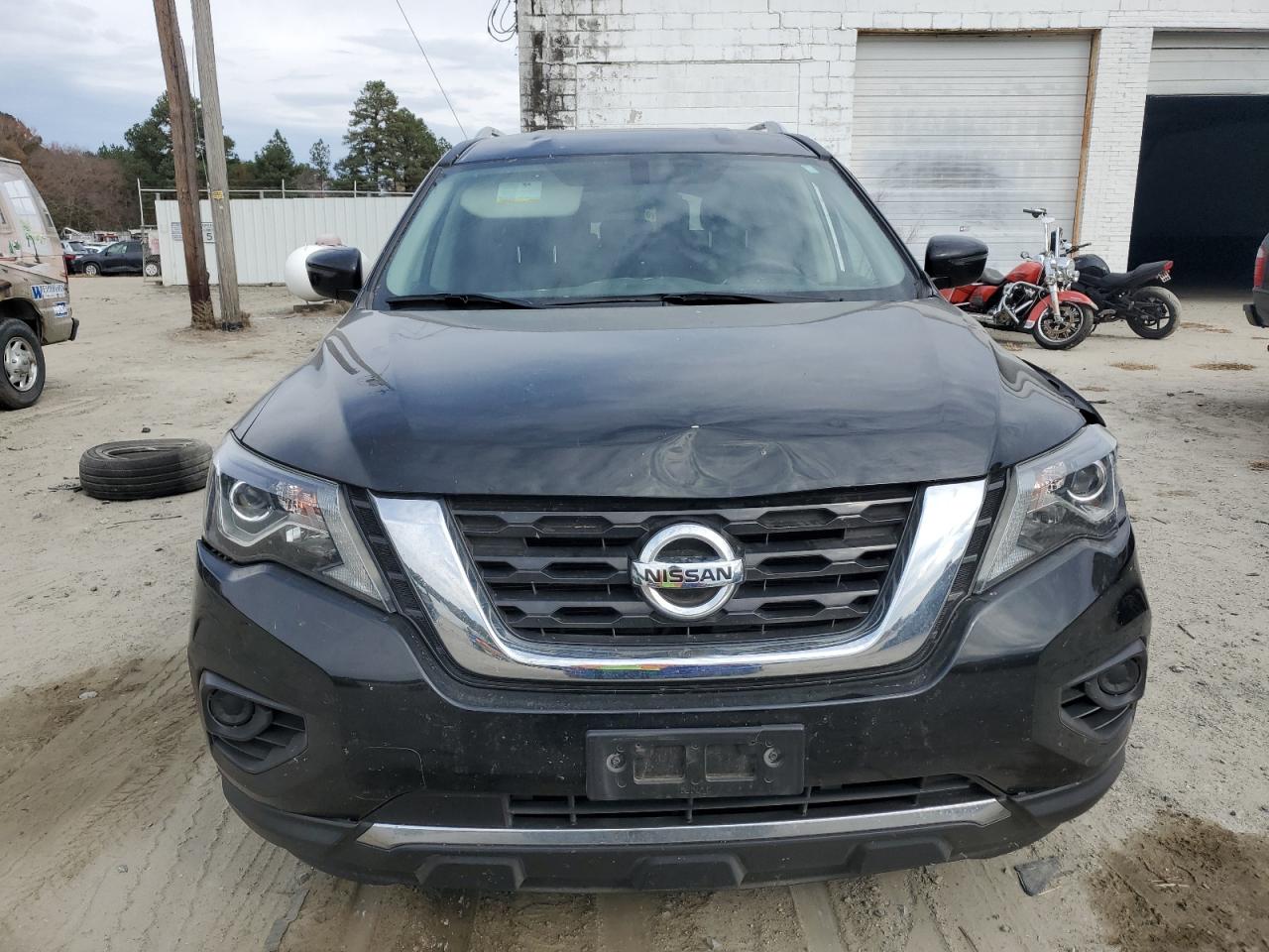 2019 Nissan Pathfinder - Image 5