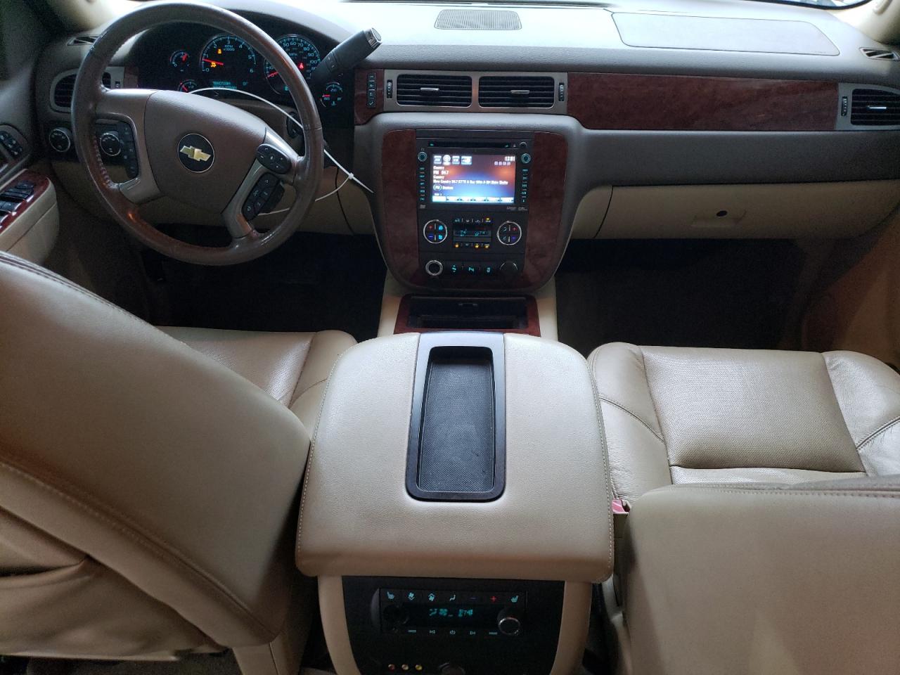 2013 Chevrolet Suburban - Image 8