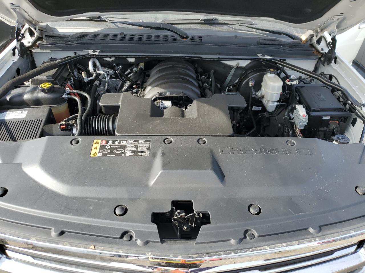 2019 Chevrolet Suburban - Image 12