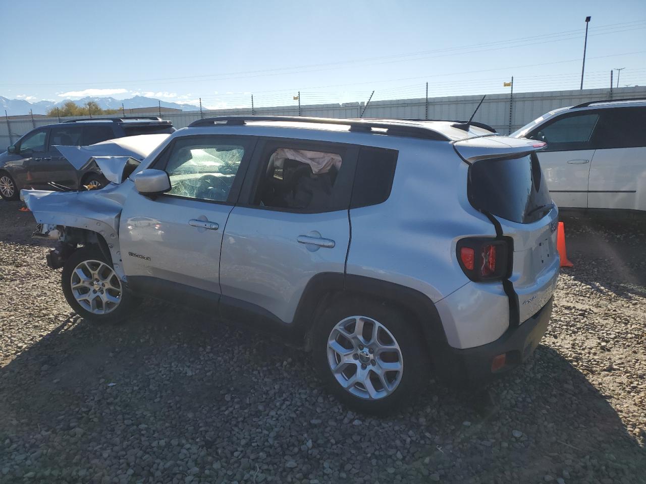 2018 Jeep Renegade - Image 2