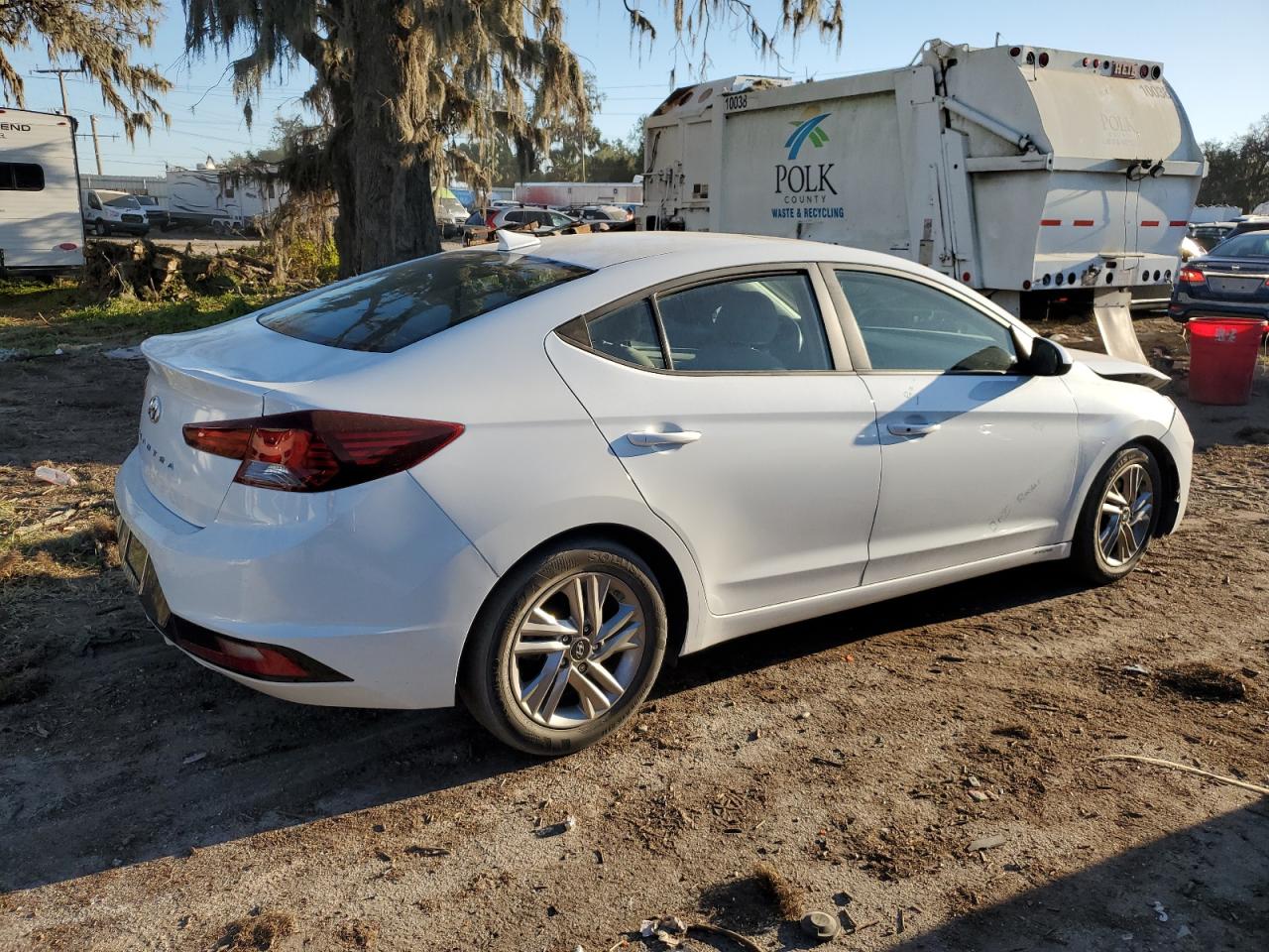 2020 Hyundai Elantra - Image 3