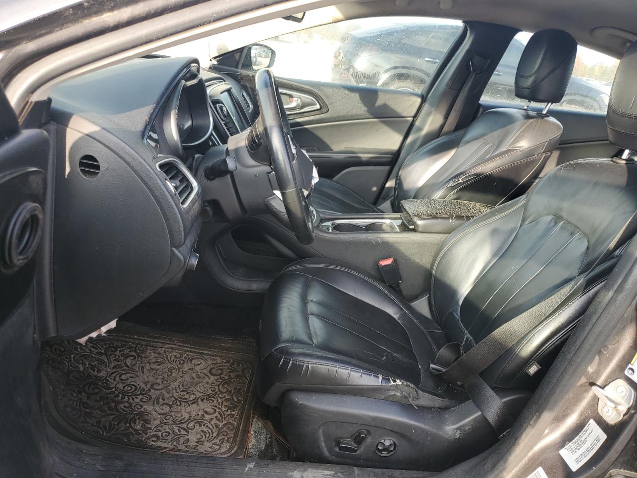 2015 Chrysler 200 - Image 7
