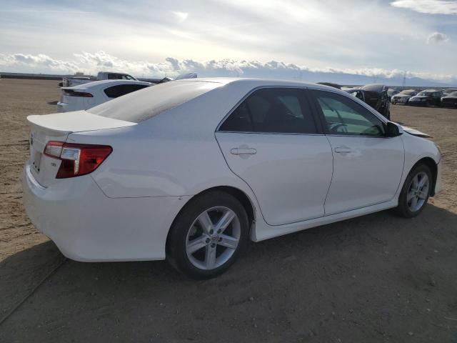 Седаны TOYOTA CAMRY 2014 Белы