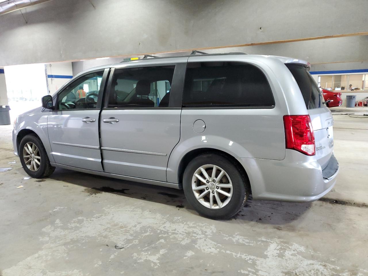 2013 Dodge Caravan - Image 2